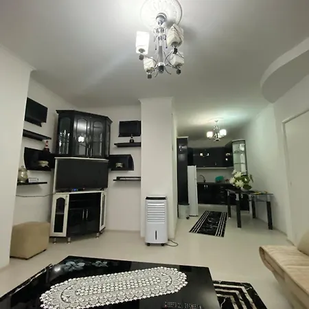 Lakeside Luxury 50m From The & Center شقة *